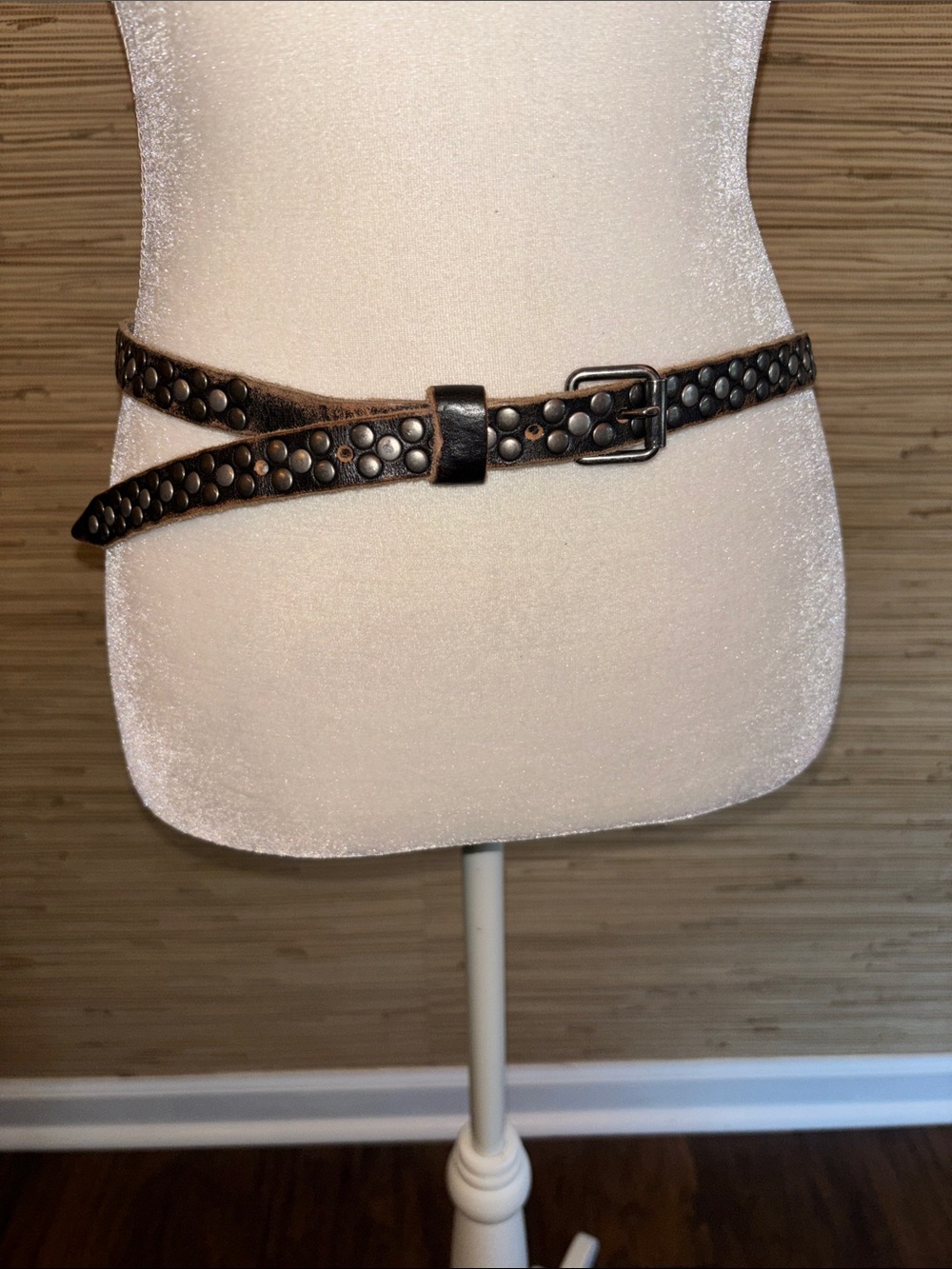 Medium Studded Leather Waist Belt in Brown Black worn look EUC!